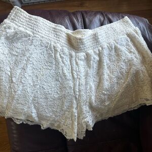 Hollister, white lace detail shorts. Size small.